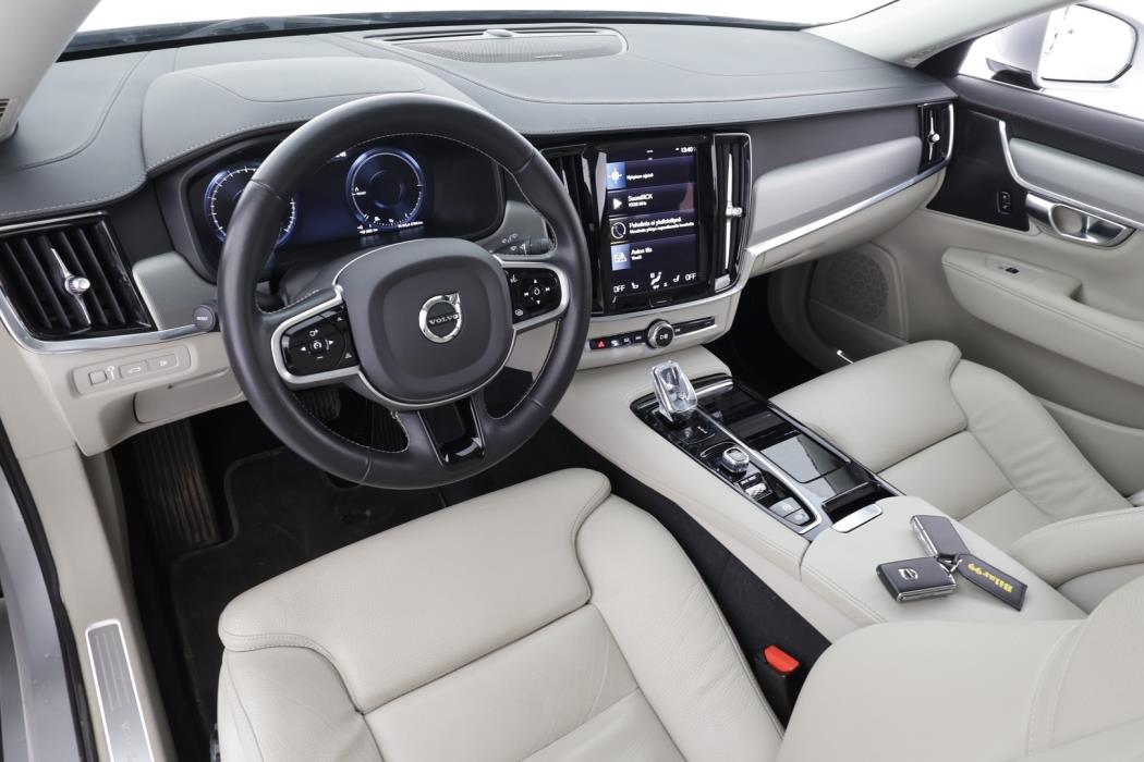 VOLVO V90 2020