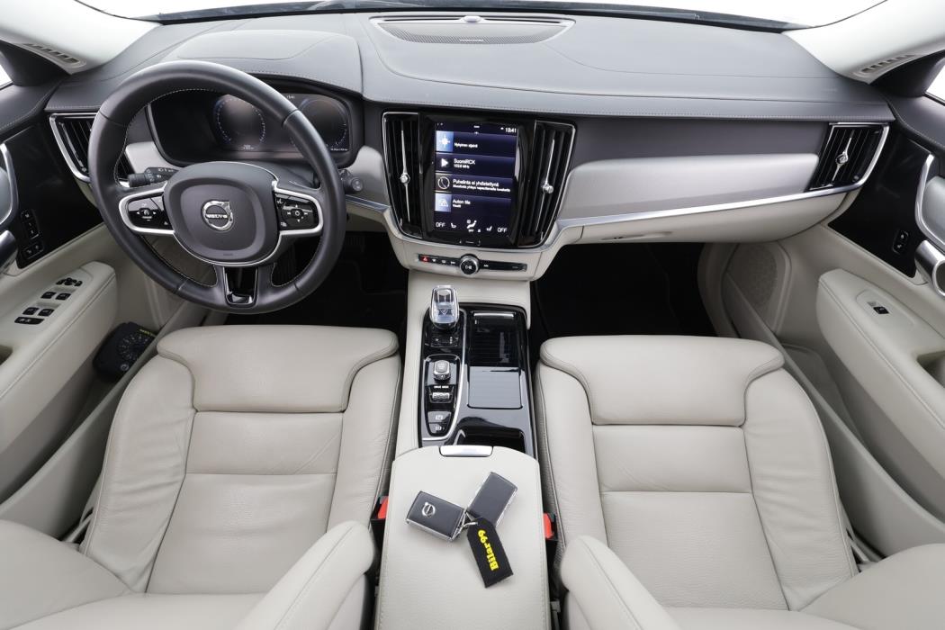 VOLVO V90 2020