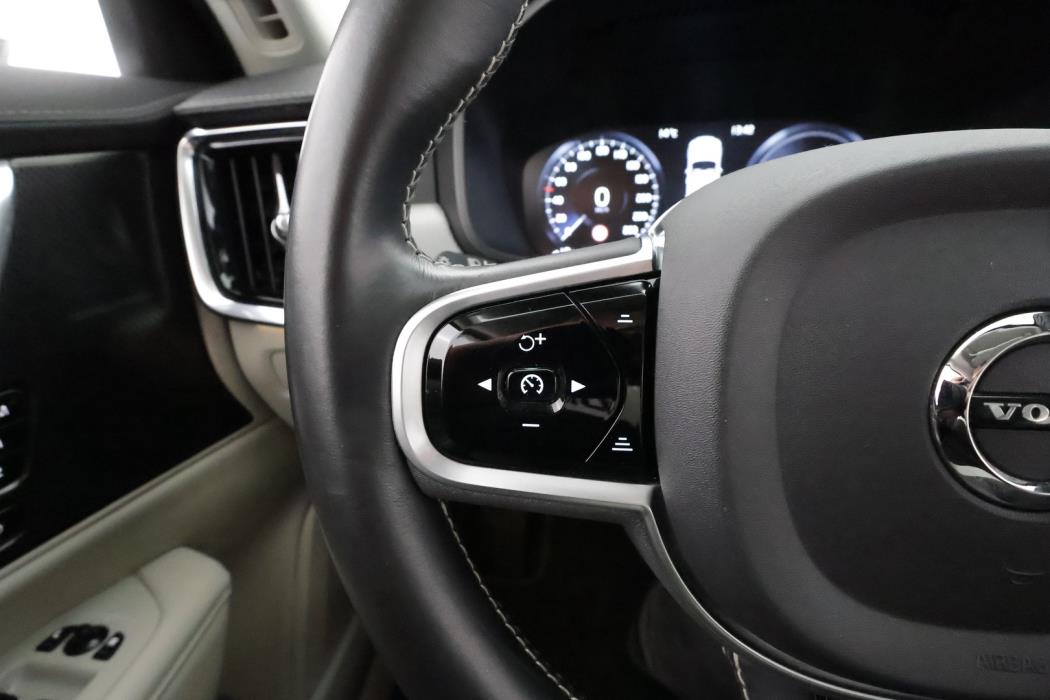 VOLVO V90 2020