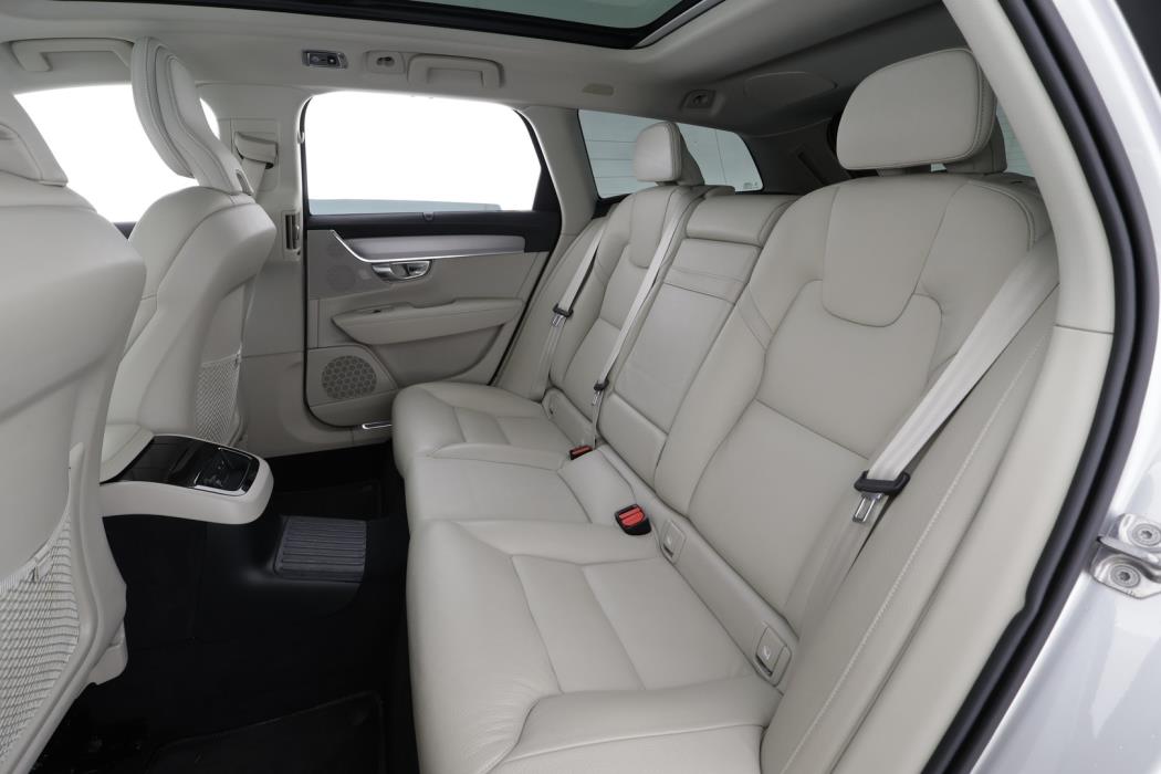 VOLVO V90 2020
