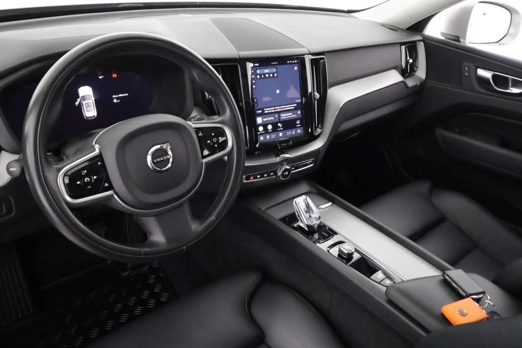 VOLVO XC60 2022