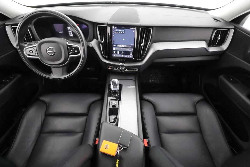 VOLVO XC60 2022