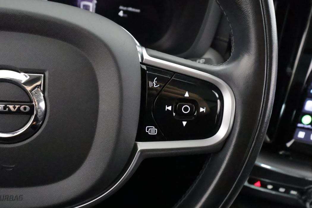 VOLVO XC60 2022