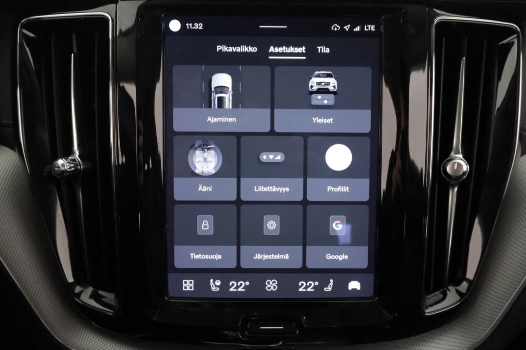 VOLVO XC60 2022