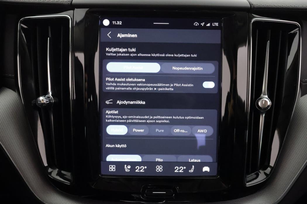 VOLVO XC60 2022