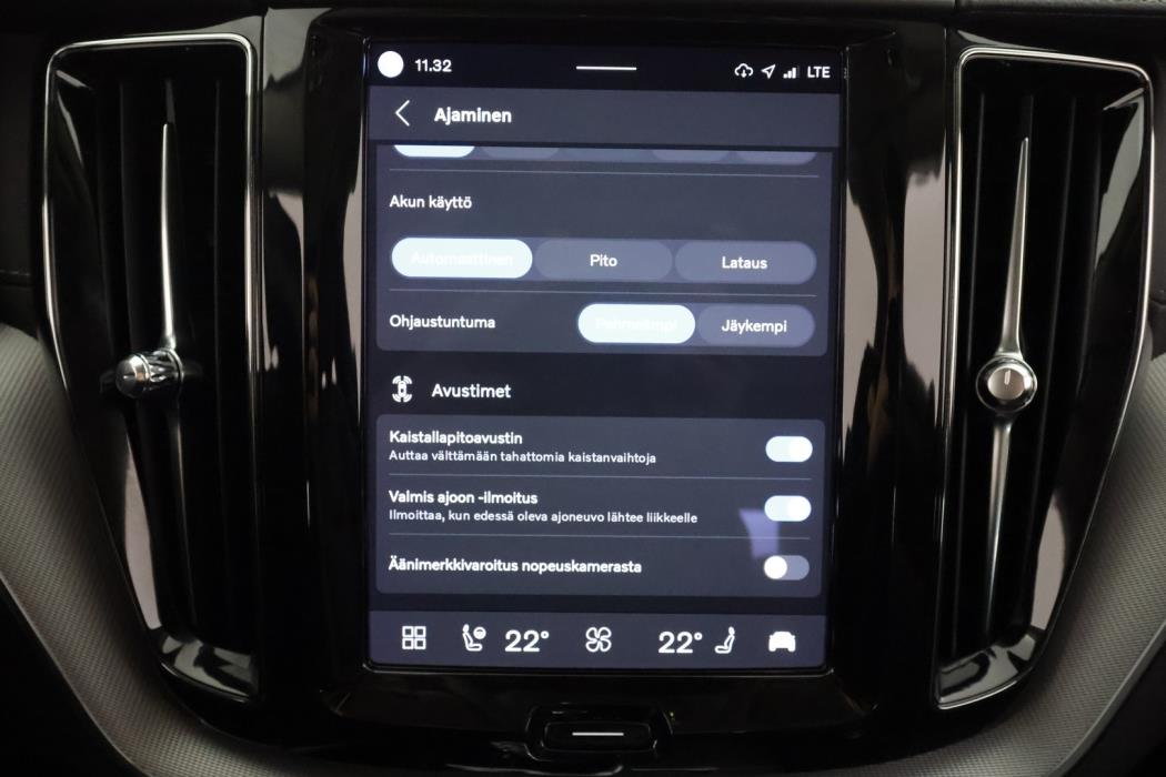 VOLVO XC60 2022