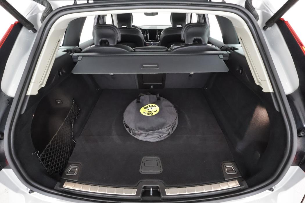 VOLVO XC60 2022
