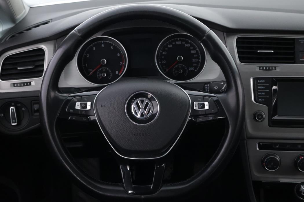 VOLKSWAGEN Golf 2015