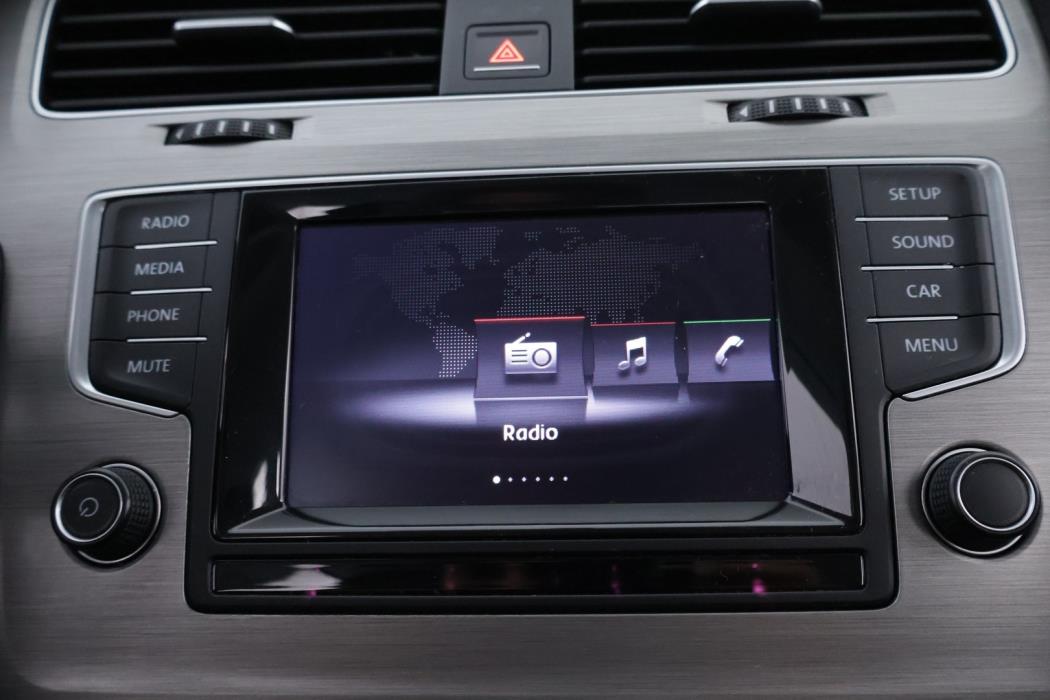 VOLKSWAGEN Golf 2015