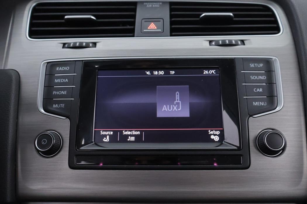 VOLKSWAGEN Golf 2015