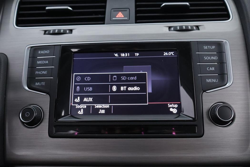 VOLKSWAGEN Golf 2015