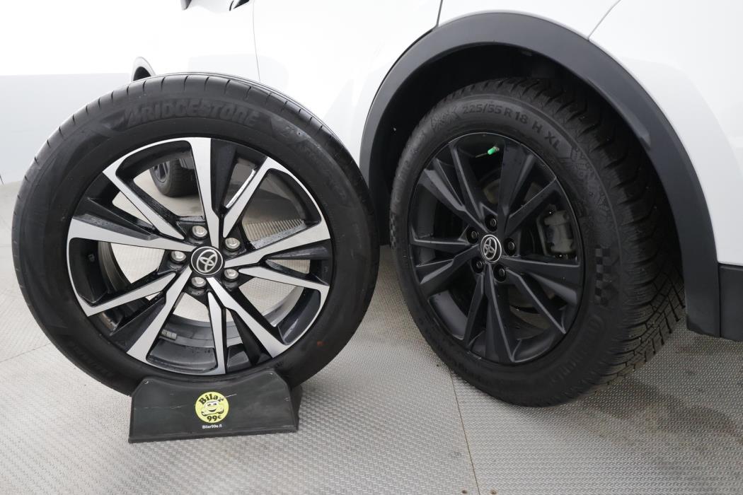 TOYOTA C-HR 2025