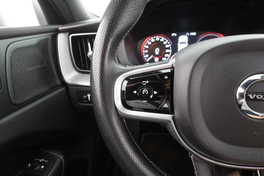 VOLVO XC60 2019