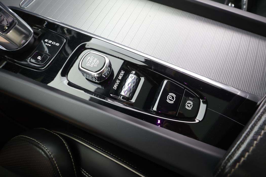 VOLVO XC60 2019