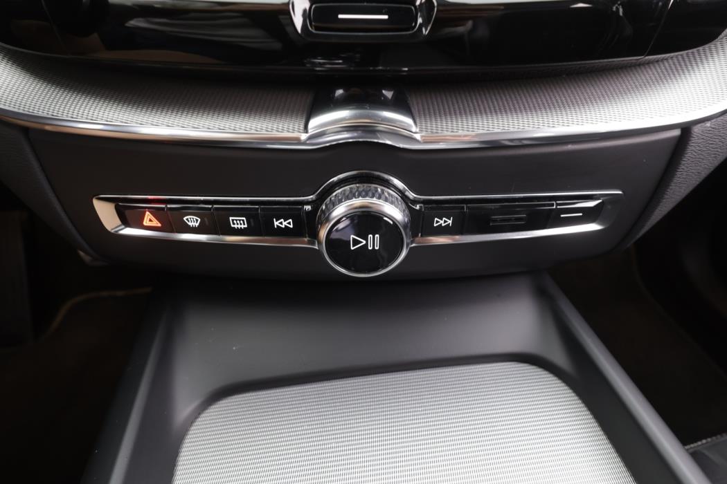 VOLVO XC60 2019