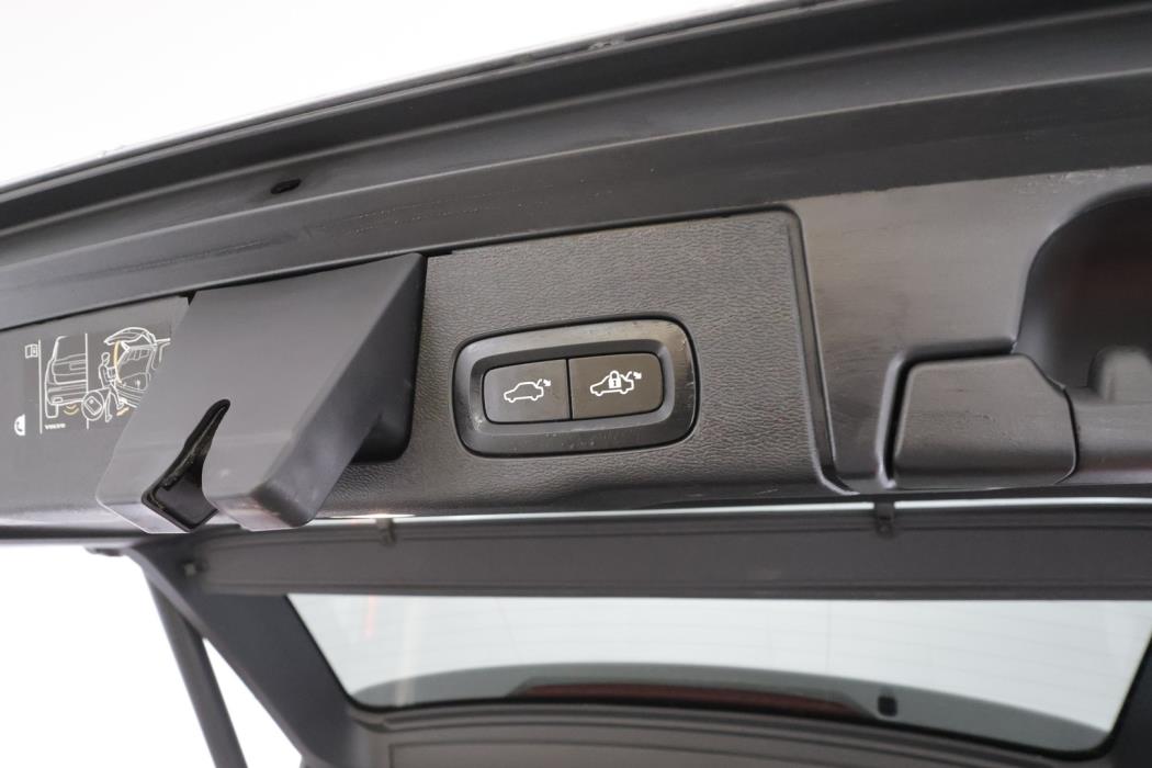 VOLVO XC60 2019