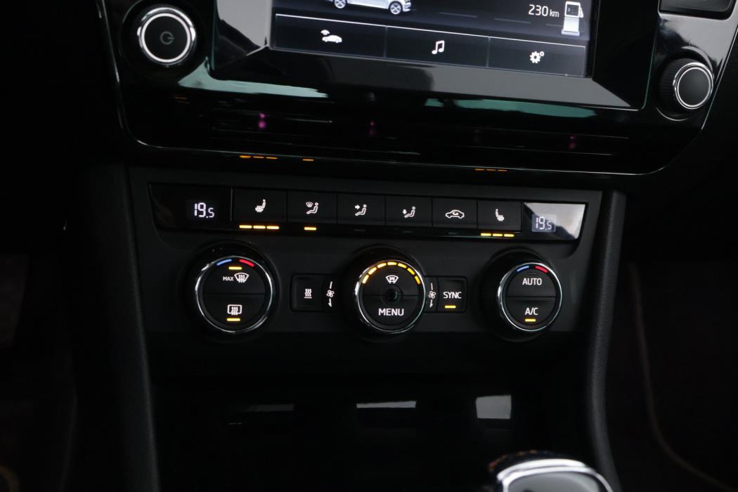 SKODA Superb 2016