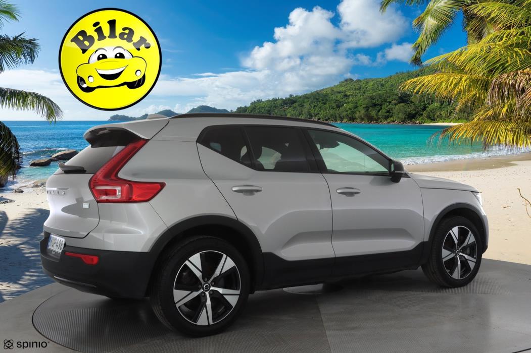 VOLVO XC40 2023