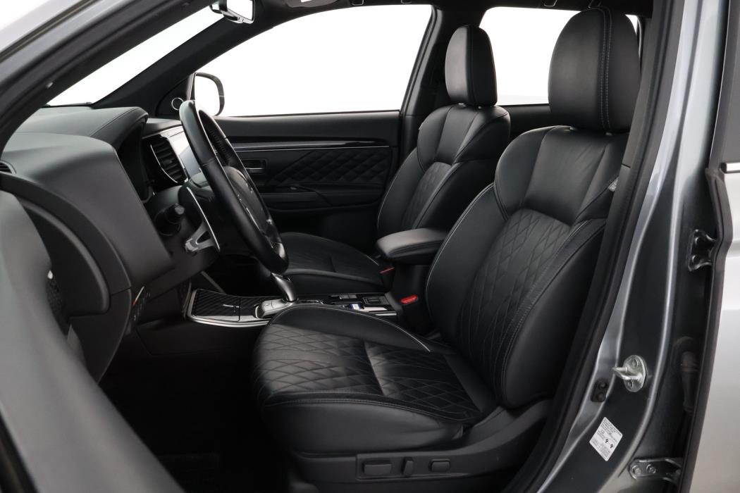 MITSUBISHI OUTLANDER PHEV 2020