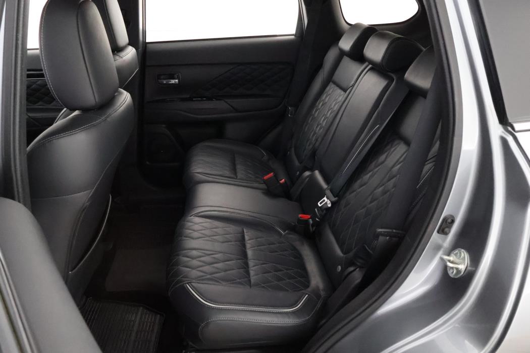 MITSUBISHI OUTLANDER PHEV 2020