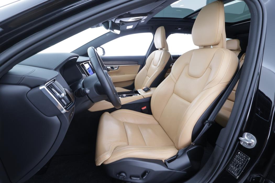 VOLVO V90 2023