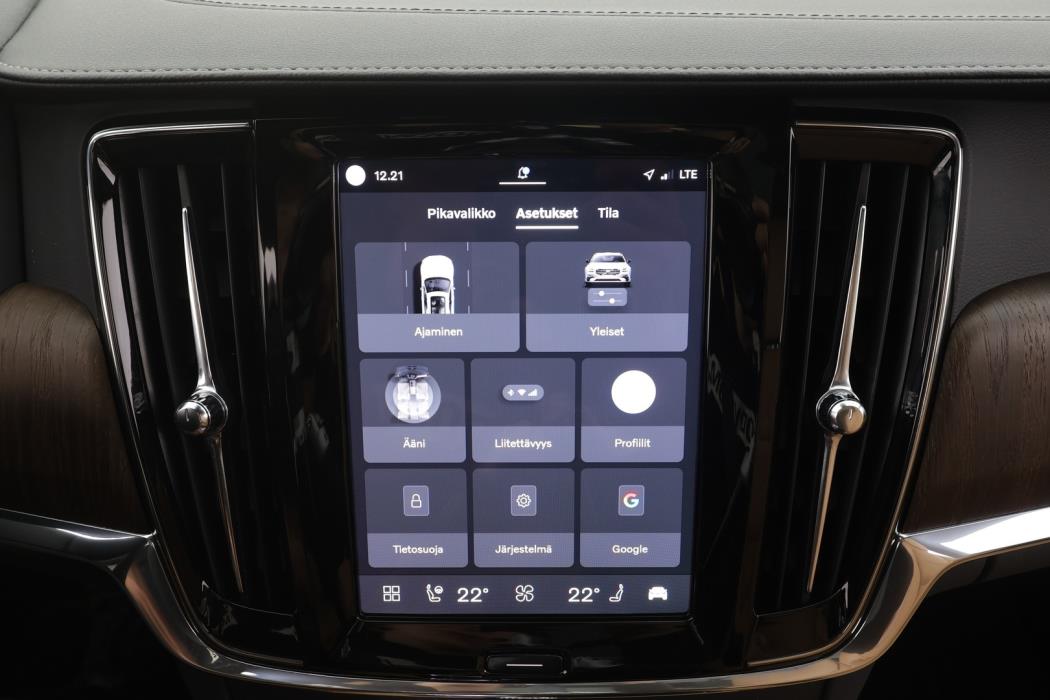 VOLVO V90 2023
