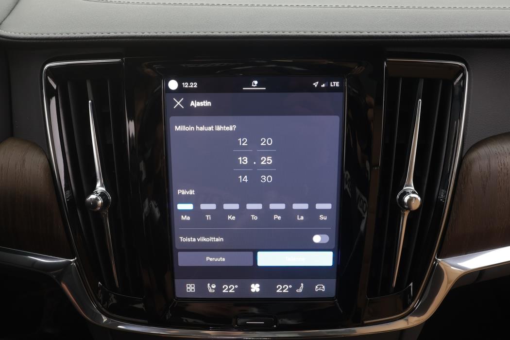 VOLVO V90 2023