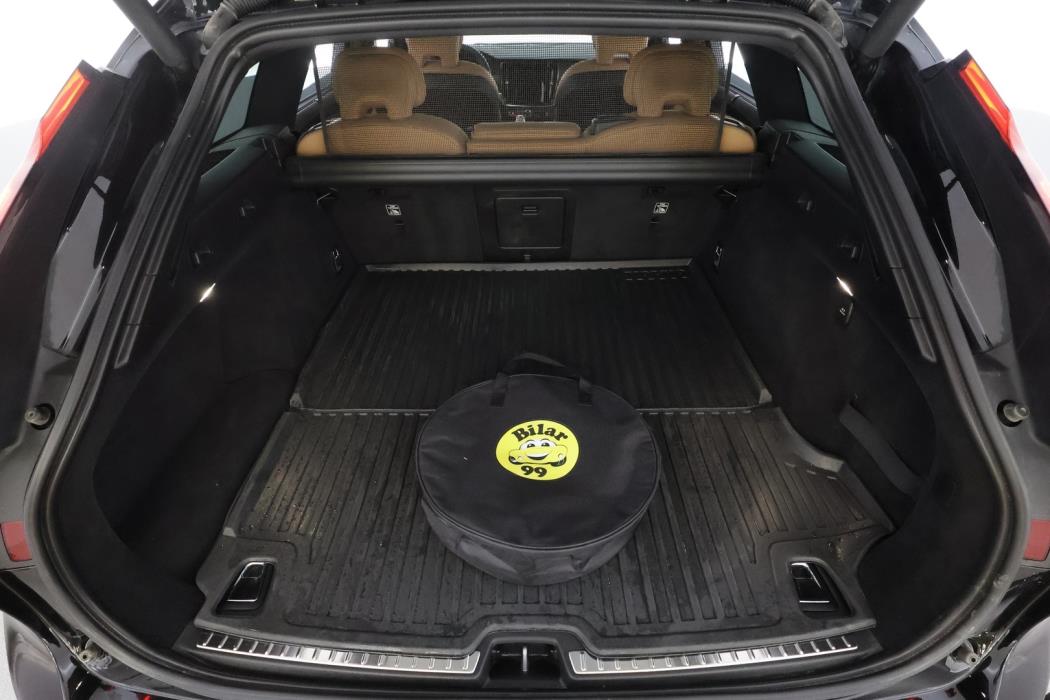 VOLVO V90 2023