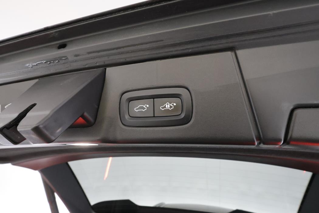VOLVO V90 2023