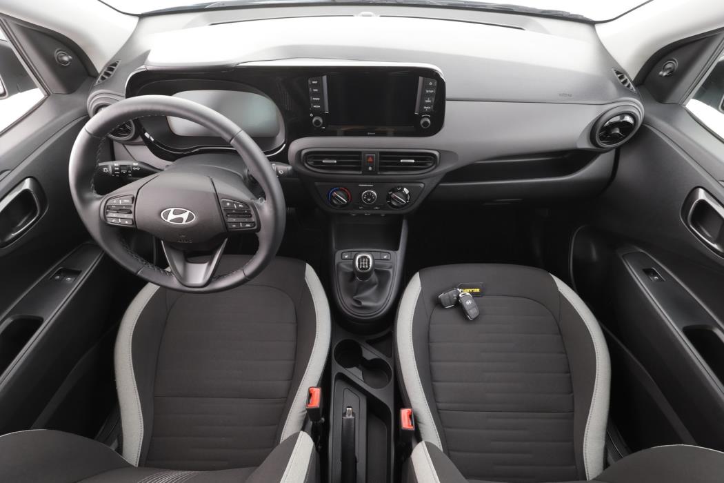 HYUNDAI i10 2025
