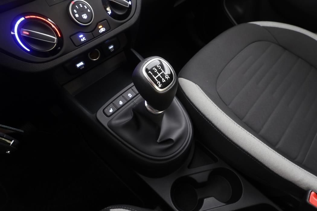 HYUNDAI i10 2025