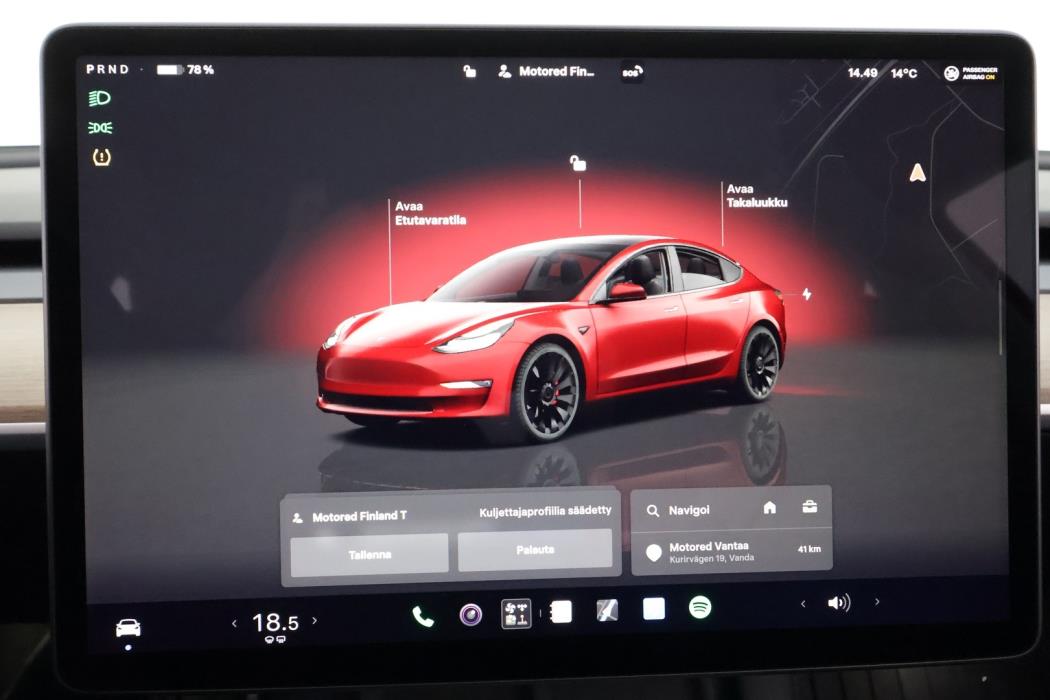TESLA Model 3 2022