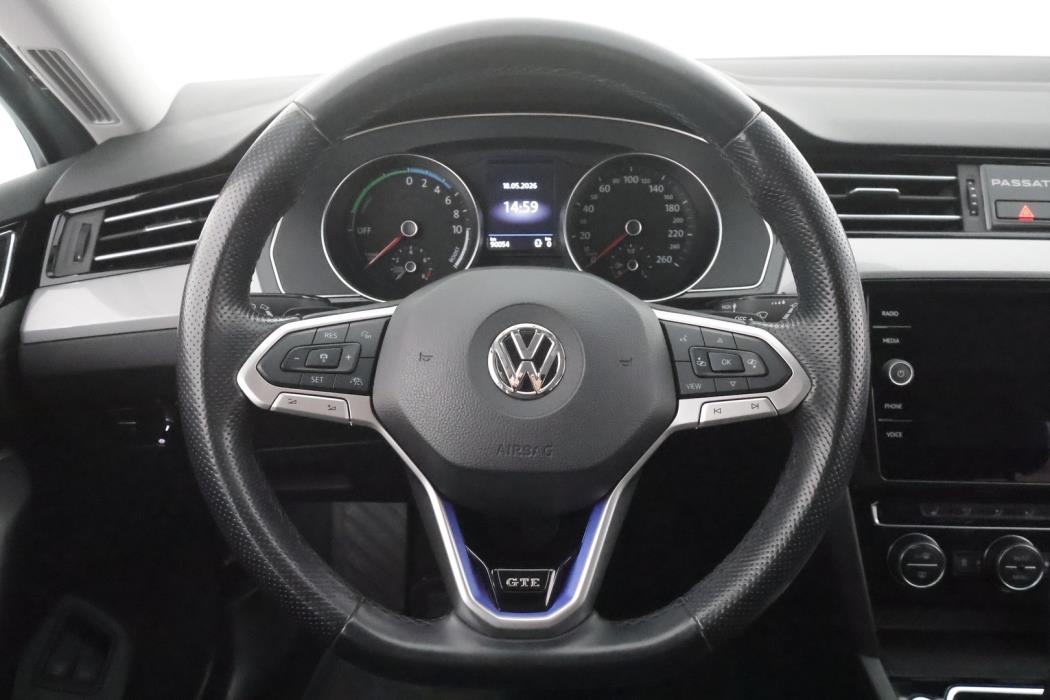 VOLKSWAGEN Passat 2020