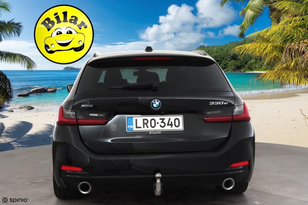 BMW 330 2023