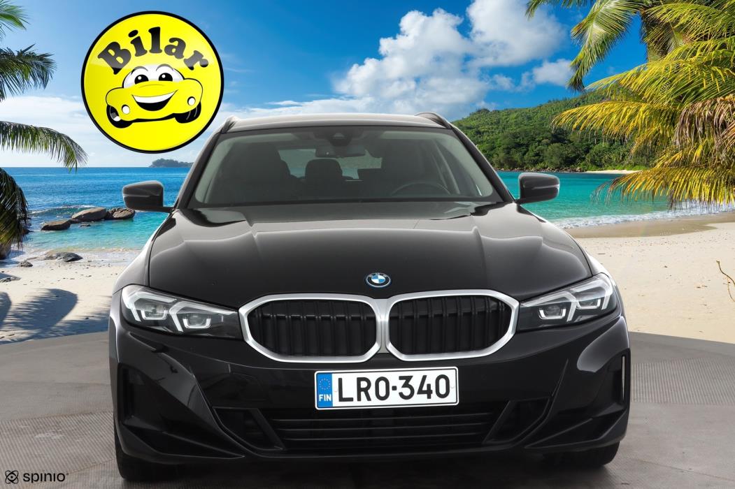 BMW 330 2023