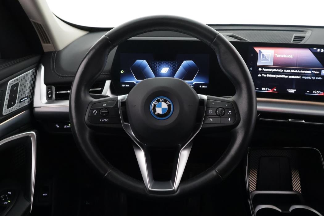 BMW iX1 2024