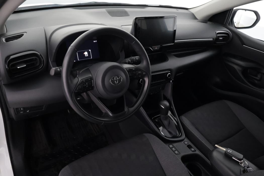 TOYOTA Yaris 2024