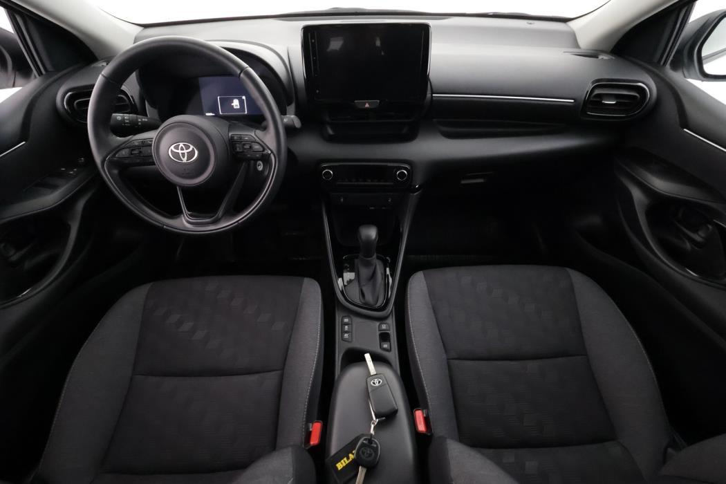 TOYOTA Yaris 2024