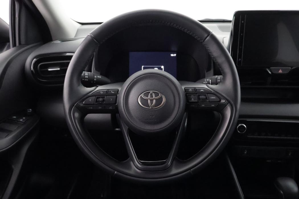 TOYOTA Yaris 2024