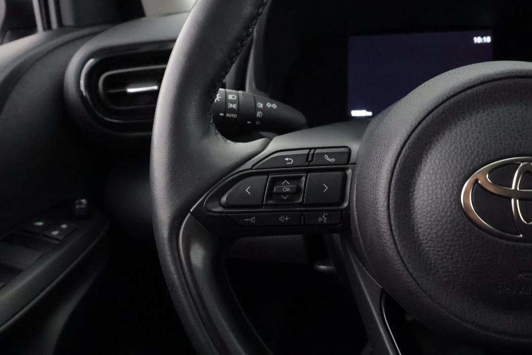 TOYOTA Yaris 2024