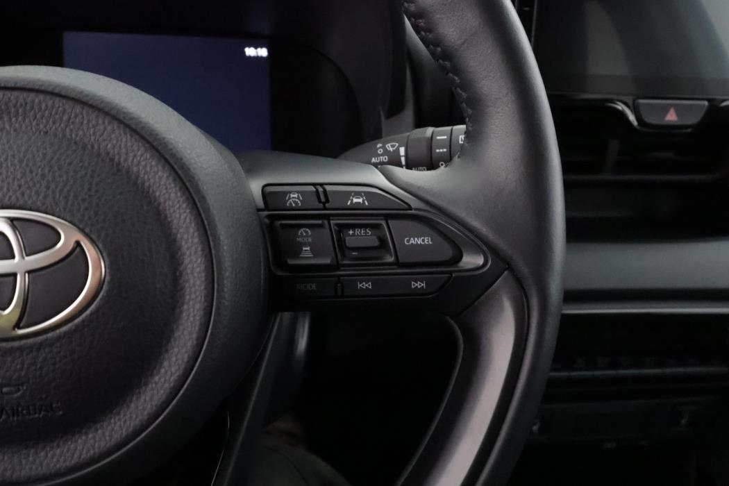 TOYOTA Yaris 2024