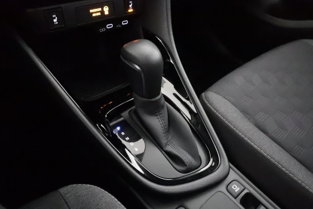 TOYOTA Yaris 2024