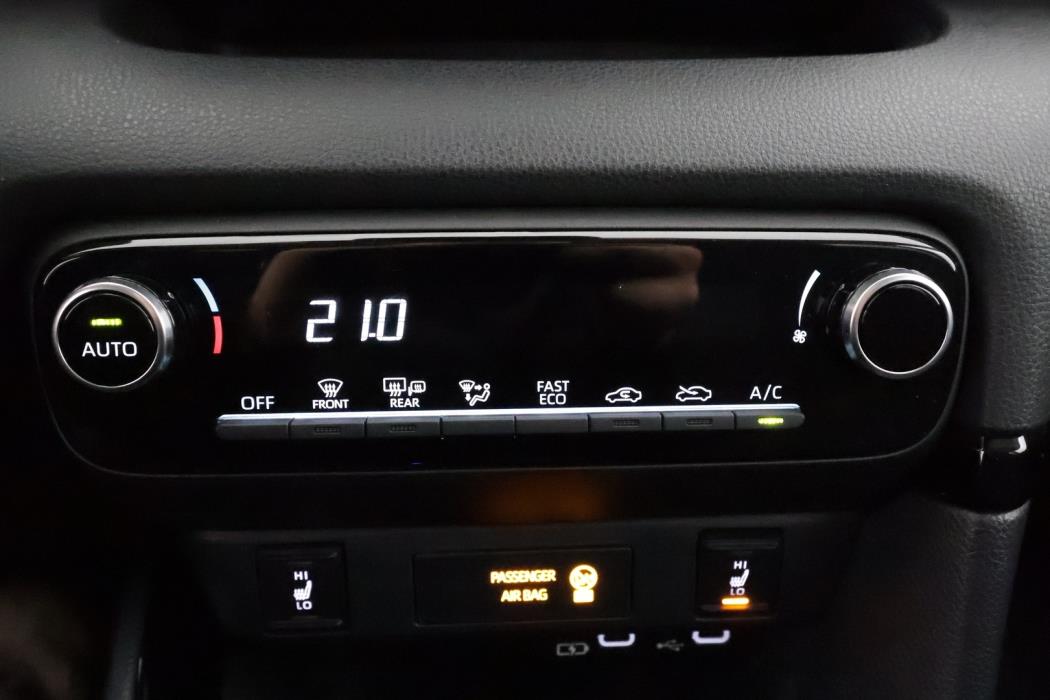 TOYOTA Yaris 2024