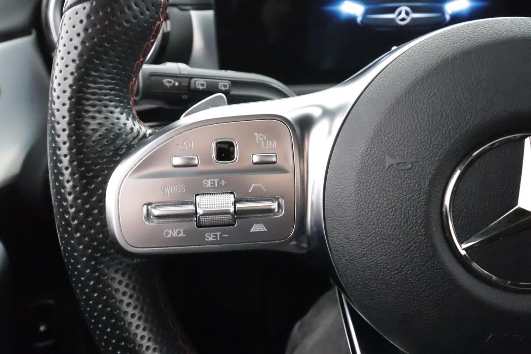 MERCEDES-BENZ A 2023