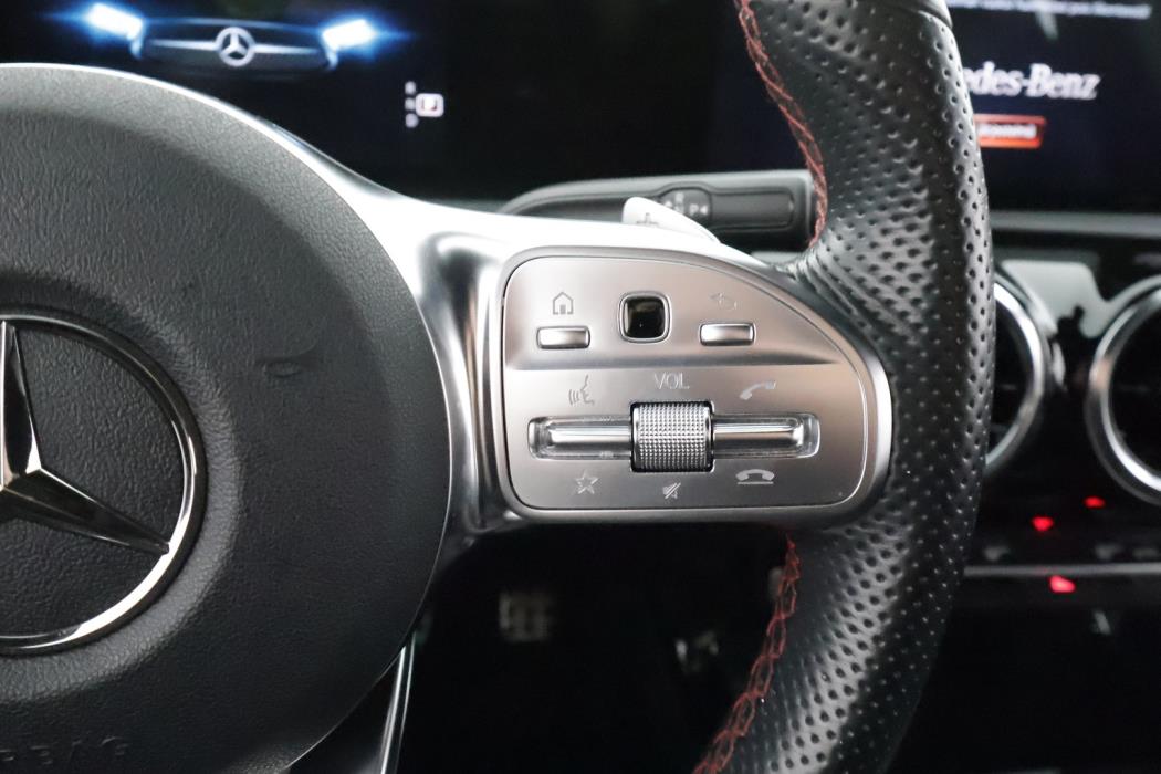 MERCEDES-BENZ A 2023