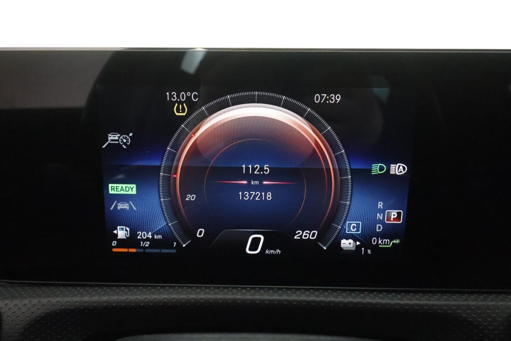 MERCEDES-BENZ A 2023