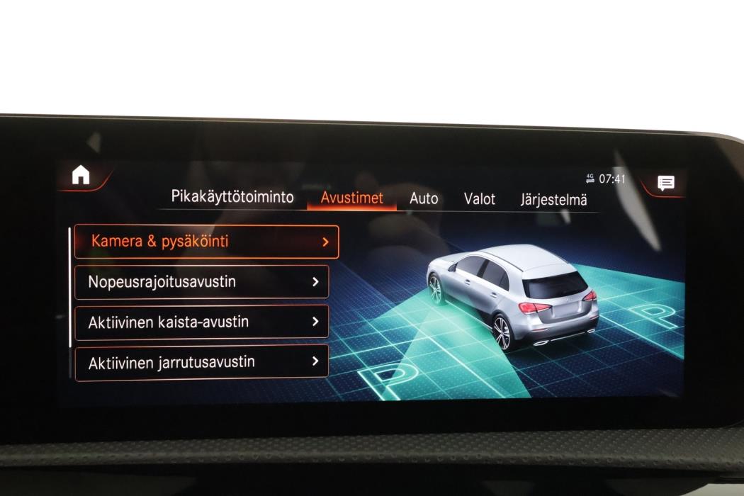 MERCEDES-BENZ A 2023