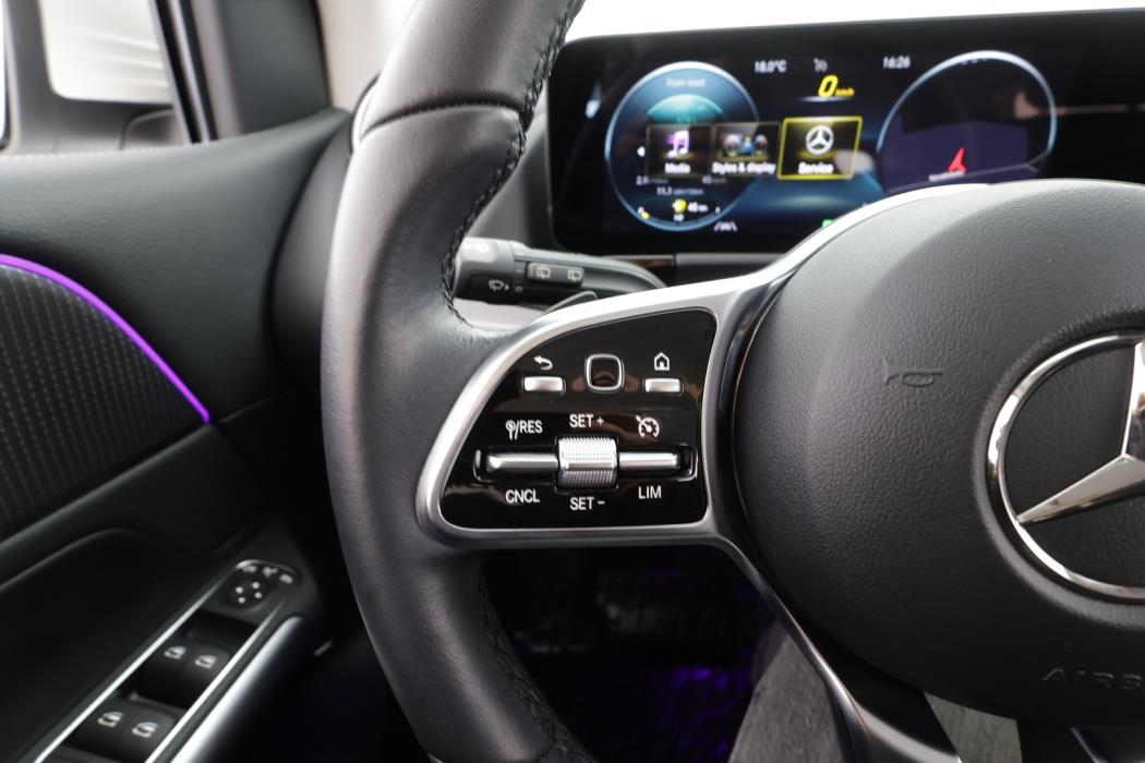 MERCEDES-BENZ B 2023