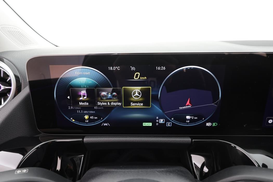 MERCEDES-BENZ B 2023