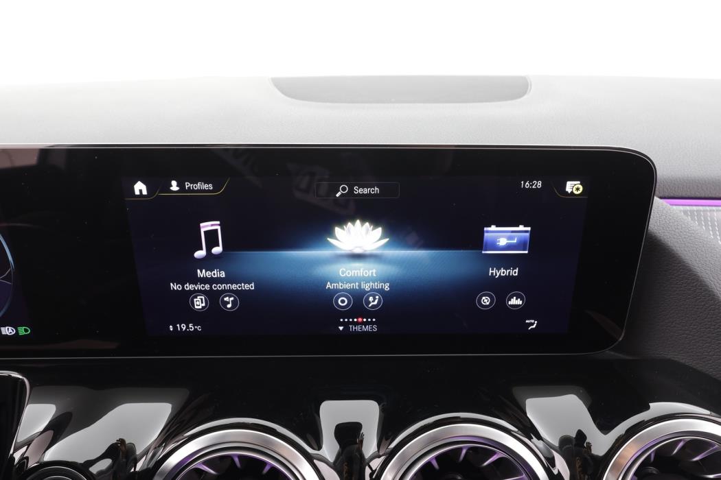 MERCEDES-BENZ B 2023